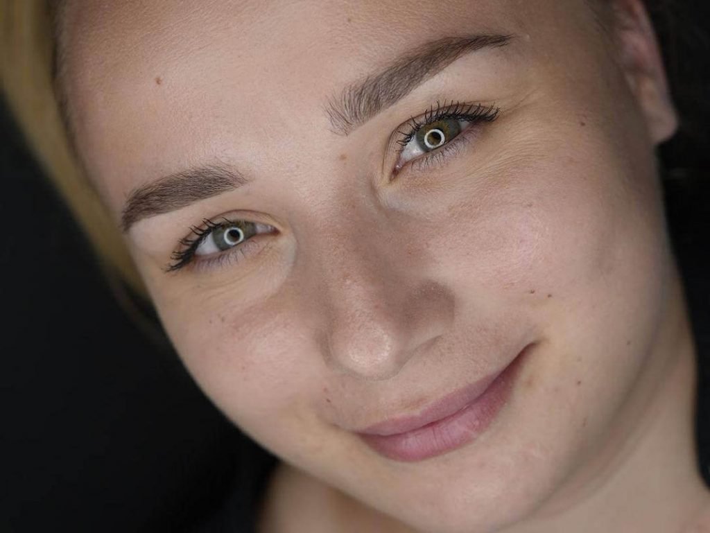 Powder Brows abgeheilt – dauerhaft gepflegtes, dezentes Ergebnis